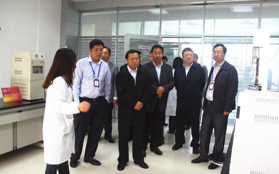 青島市政協(xié)主席王書(shū)堅(jiān)蒞臨集團(tuán)觀(guān)摩調(diào)研政協(xié)委員“崗位建功”活動(dòng)