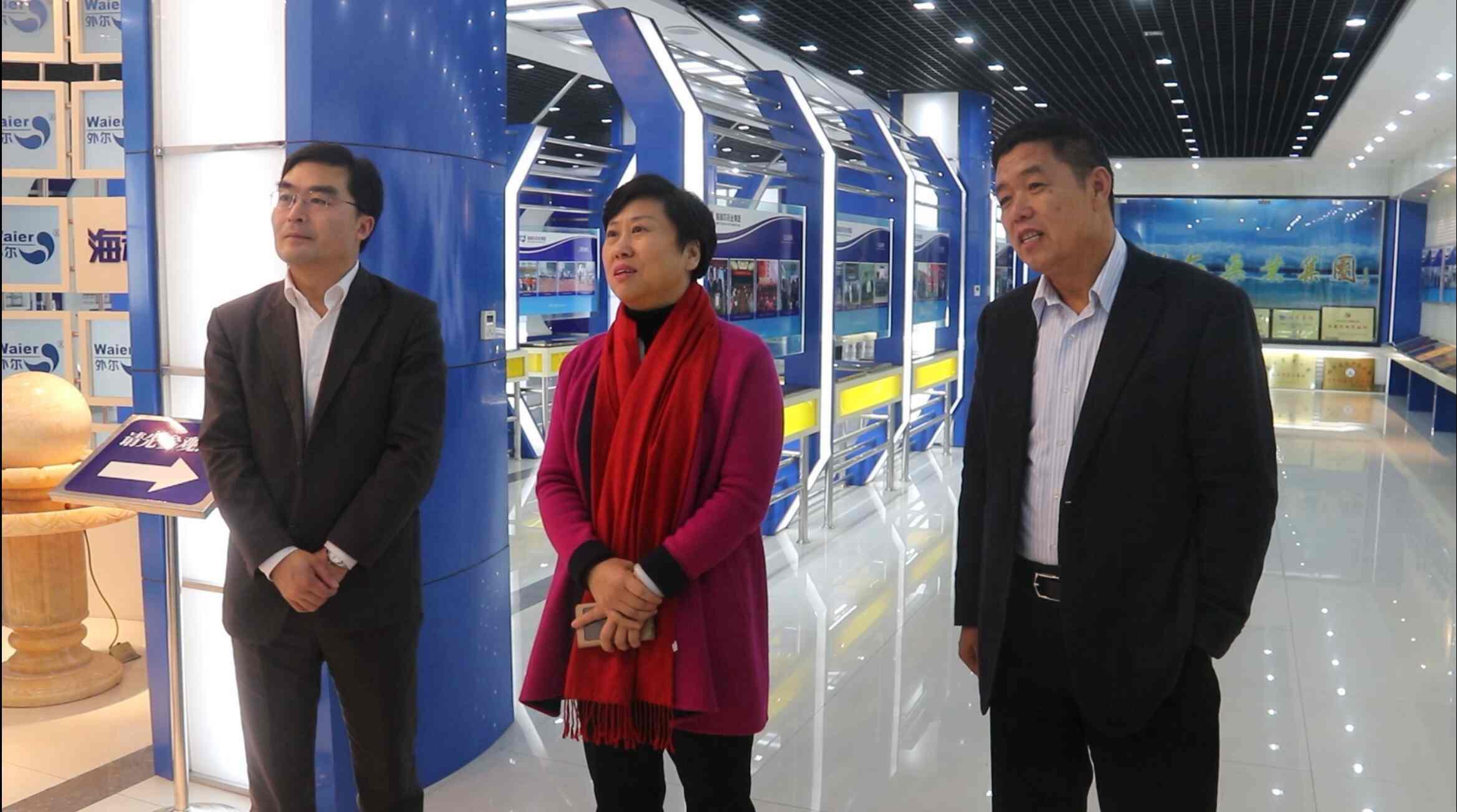 青島市政協(xié)副主席、市工商聯(lián)主席姜巧珍到集團(tuán)調(diào)研