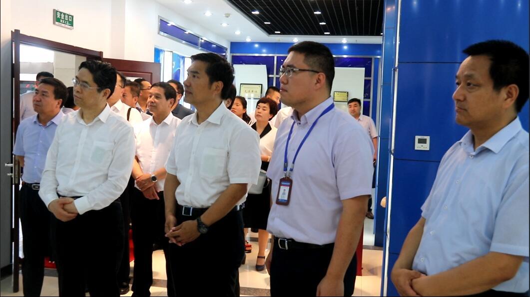 青島市委副書記?？椀郊瘓F(tuán)公司調(diào)研考察